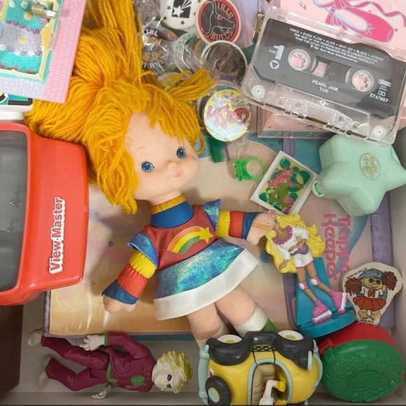 90s Girl Y2K Mystery Surprise Box! - Picture 4 of 10